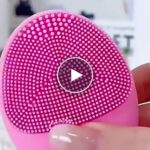 Masážní kartáček na čištění obličeje – video