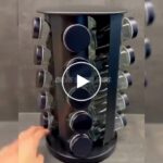 Elegantní otočný stojan na koření s 20 skleničkami – video