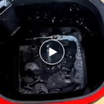 Mop s oddělenou čistou a špinavou vodou – video
